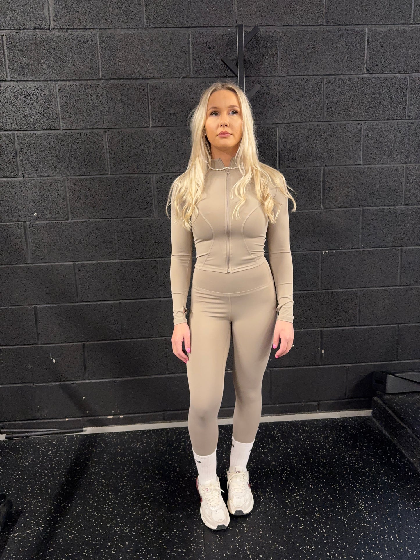 Zip up Active set